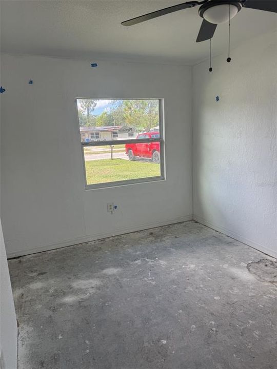 For Sale: $299,000 (4 beds, 2 baths, 1183 Square Feet)