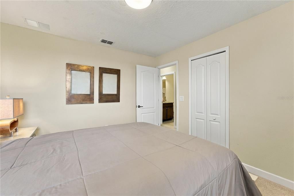 En Venta: $570,000 (5 camas, 4 baños, 2842 Pies cuadrados)