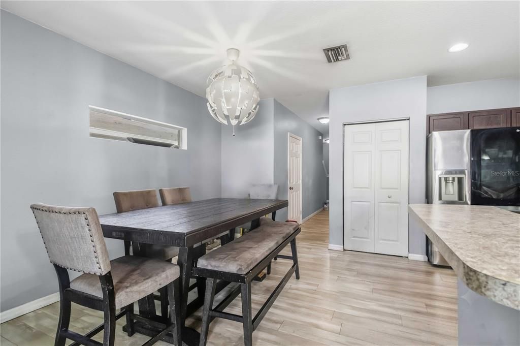 For Sale: $280,000 (3 beds, 2 baths, 1670 Square Feet)