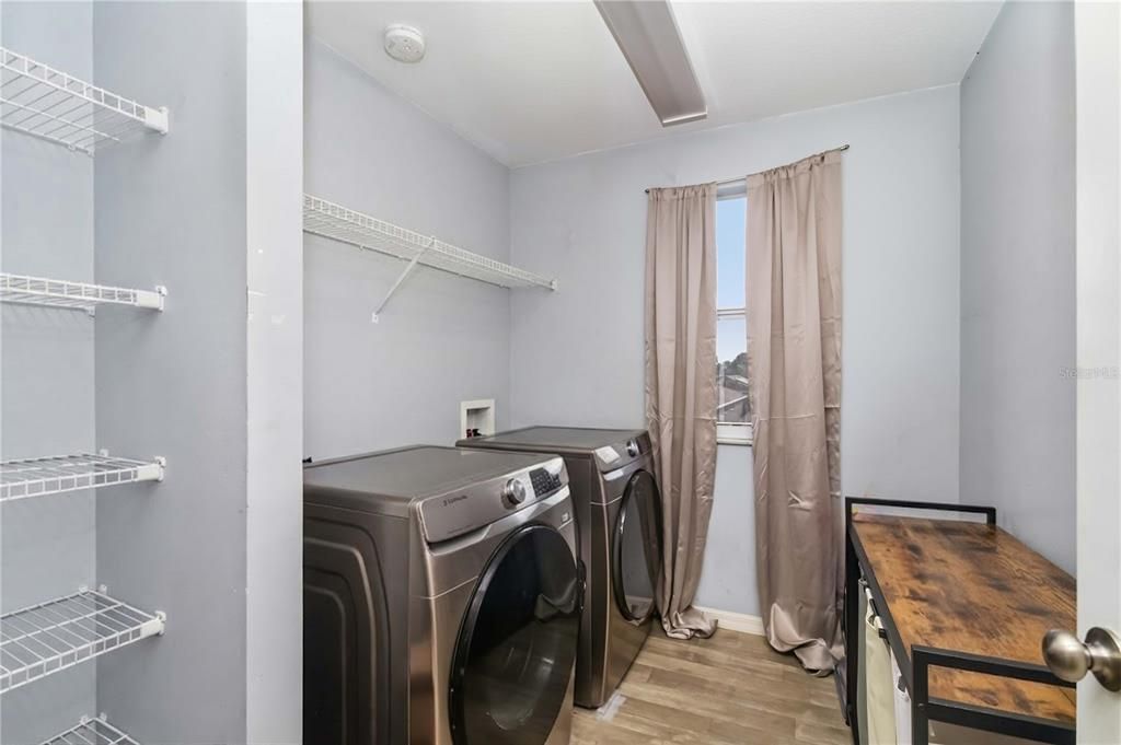 For Sale: $280,000 (3 beds, 2 baths, 1670 Square Feet)
