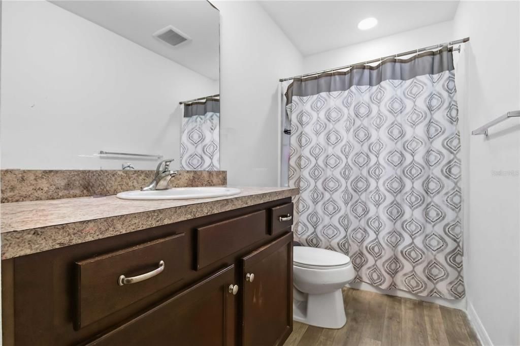 For Sale: $280,000 (3 beds, 2 baths, 1670 Square Feet)