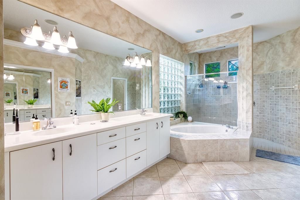 For Sale: $699,000 (4 beds, 3 baths, 3424 Square Feet)