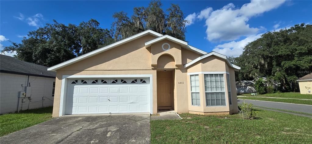 For Sale: $300,000 (3 beds, 2 baths, 1168 Square Feet)