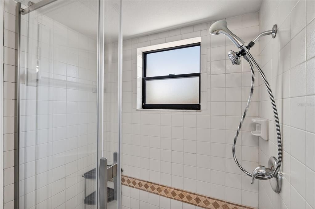 For Sale: $384,900 (3 beds, 2 baths, 1377 Square Feet)