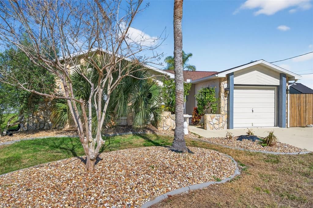 For Sale: $384,900 (3 beds, 2 baths, 1377 Square Feet)