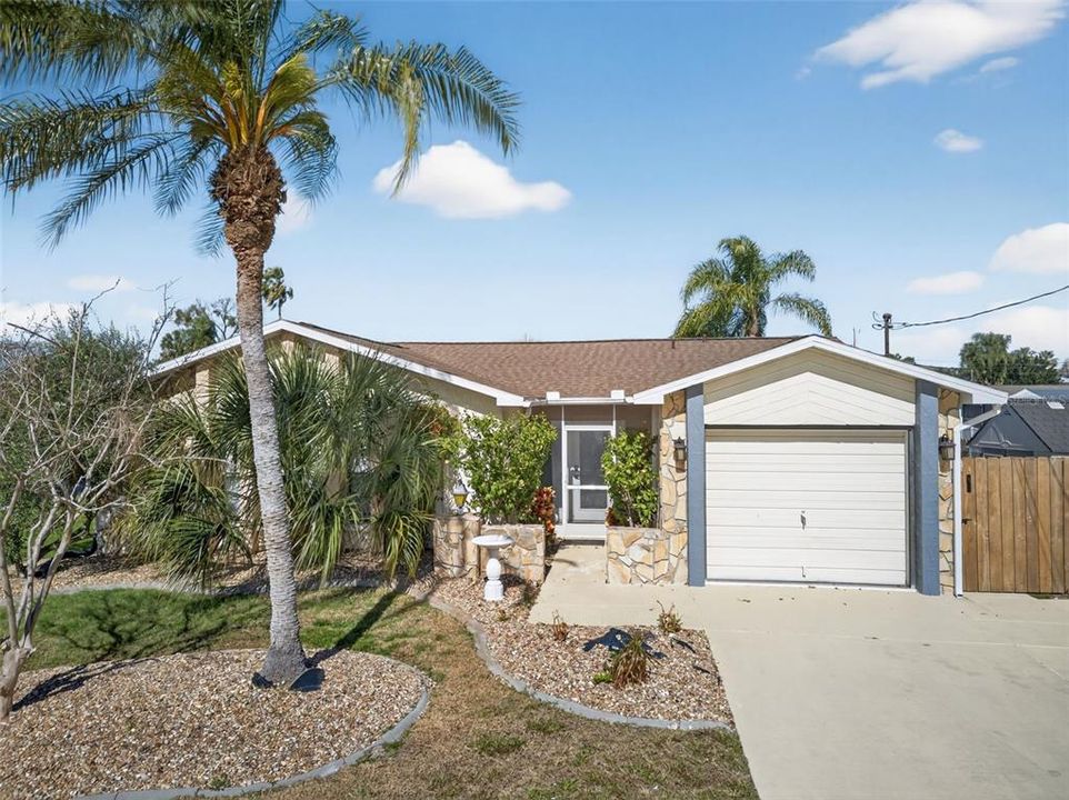 For Sale: $384,900 (3 beds, 2 baths, 1377 Square Feet)