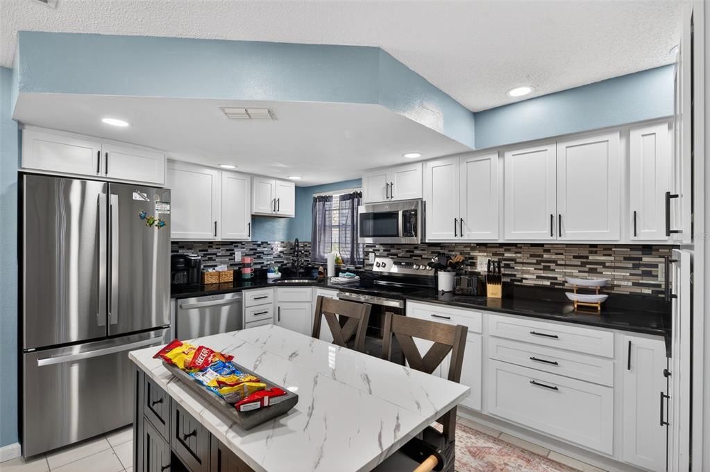 For Sale: $384,900 (3 beds, 2 baths, 1377 Square Feet)