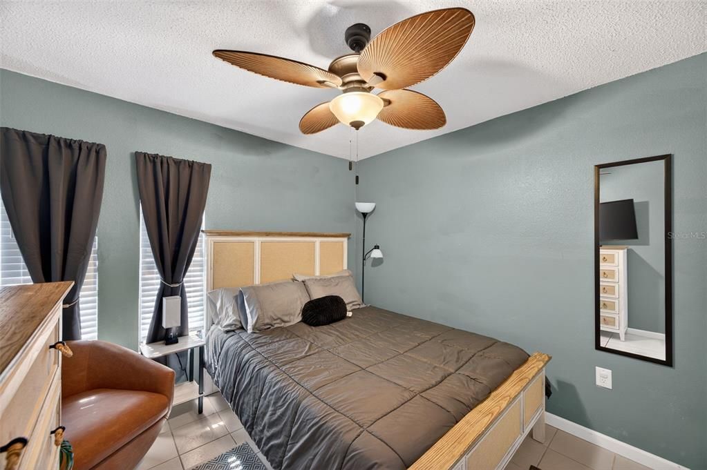 For Sale: $384,900 (3 beds, 2 baths, 1377 Square Feet)