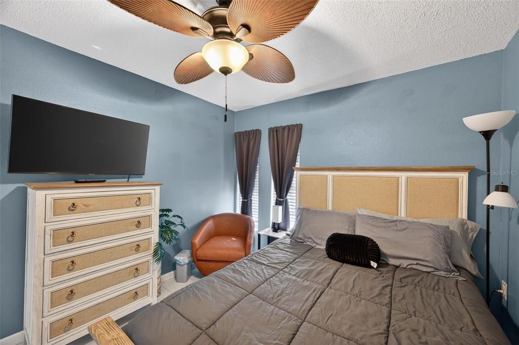 For Sale: $384,900 (3 beds, 2 baths, 1377 Square Feet)