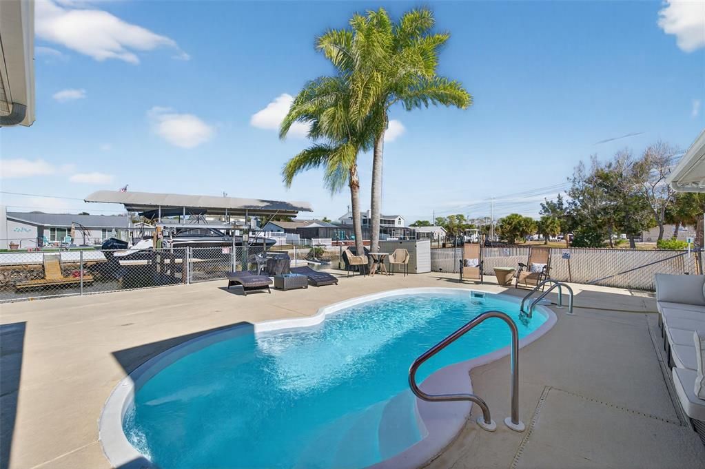For Sale: $384,900 (3 beds, 2 baths, 1377 Square Feet)