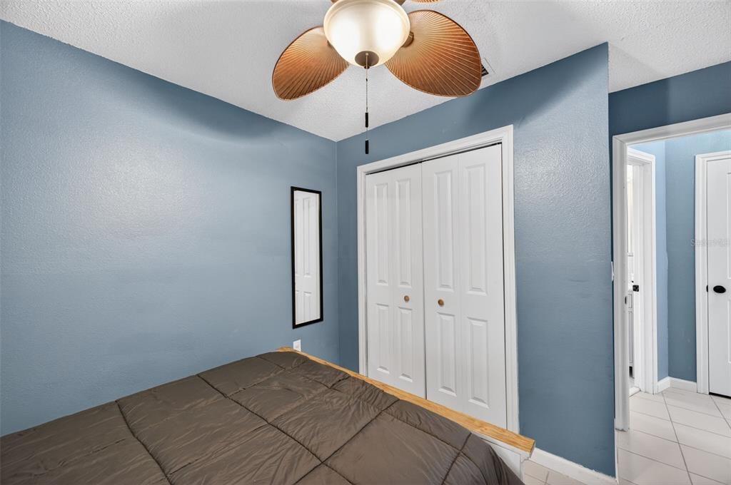 For Sale: $384,900 (3 beds, 2 baths, 1377 Square Feet)
