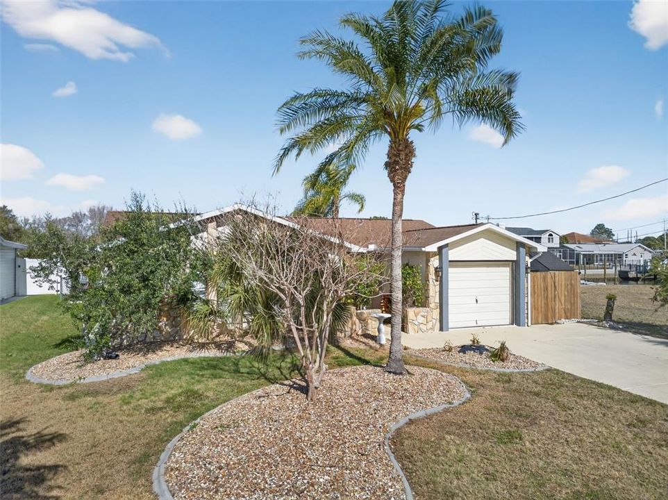For Sale: $384,900 (3 beds, 2 baths, 1377 Square Feet)