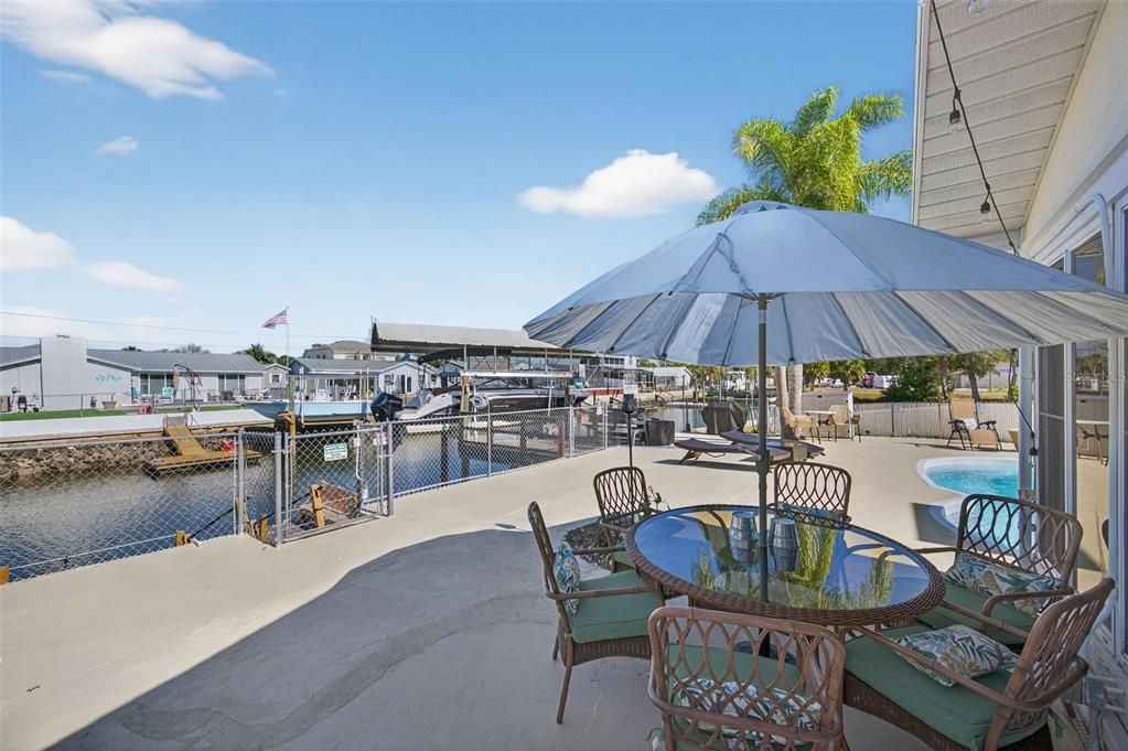 For Sale: $384,900 (3 beds, 2 baths, 1377 Square Feet)