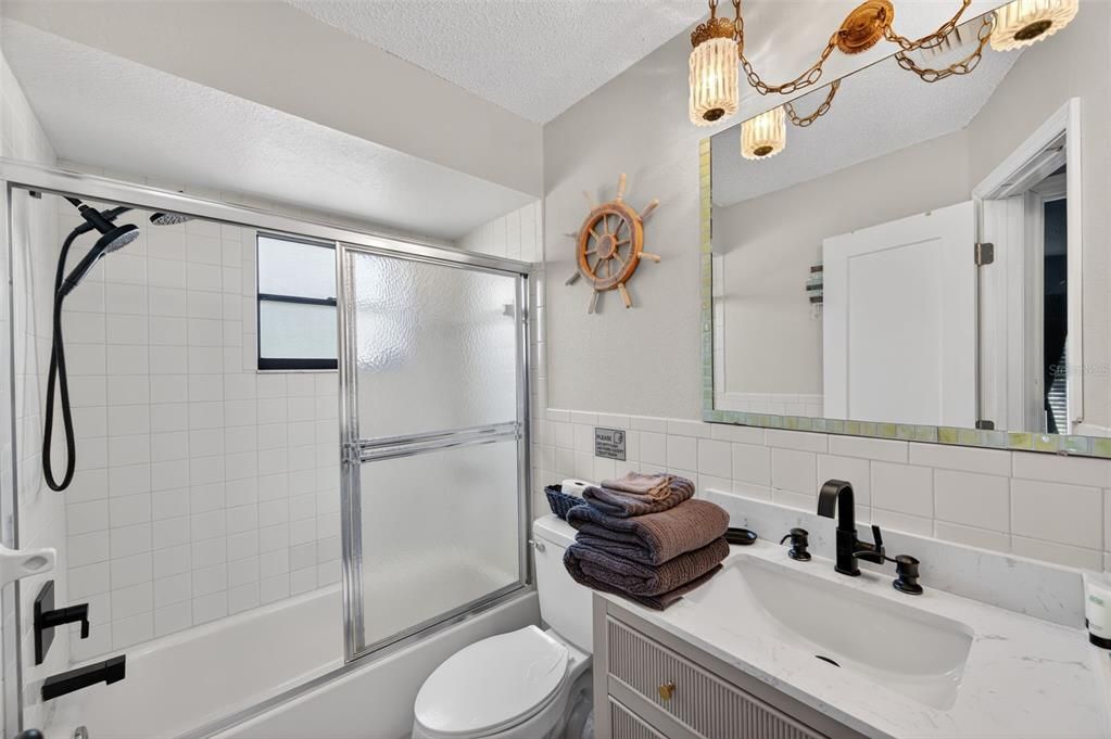 For Sale: $384,900 (3 beds, 2 baths, 1377 Square Feet)