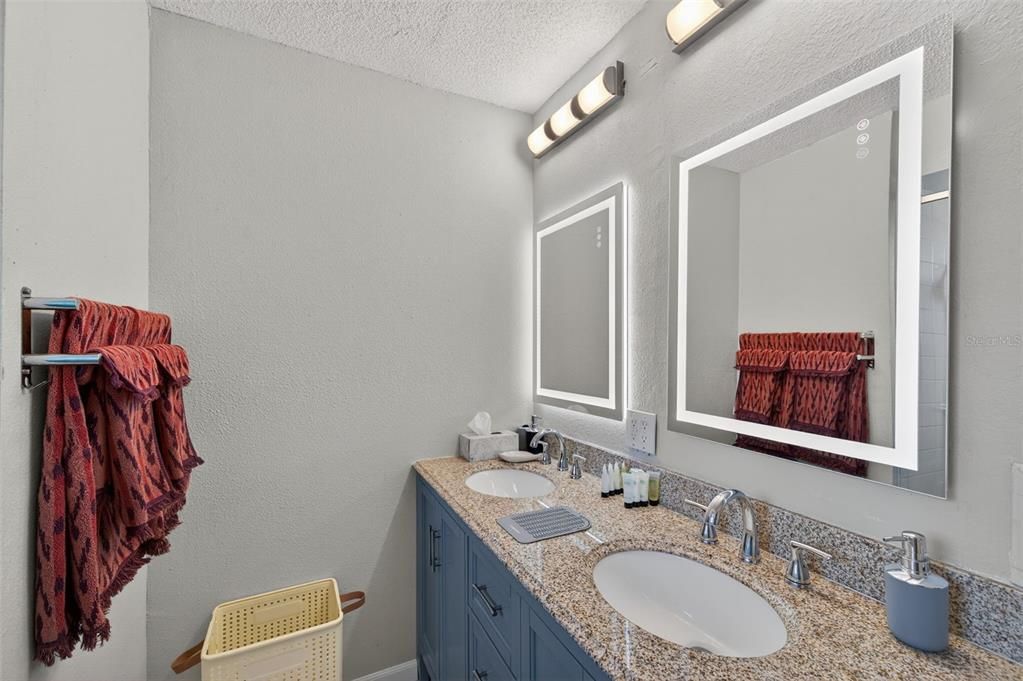 For Sale: $384,900 (3 beds, 2 baths, 1377 Square Feet)