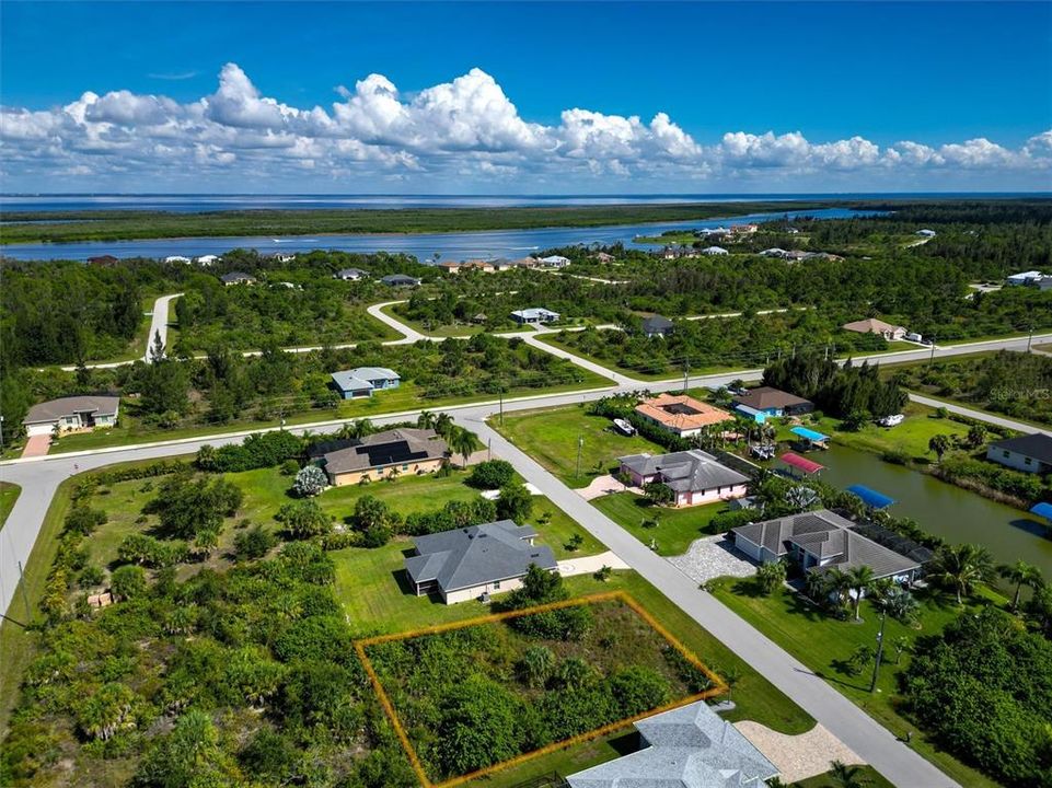 На продажу: $39,999 (0.25 acres)