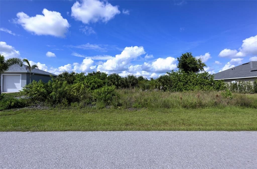 На продажу: $39,999 (0.25 acres)