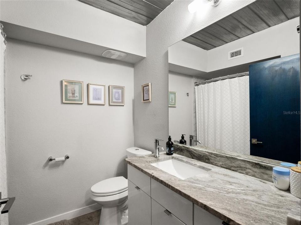 For Sale: $595,000 (3 beds, 3 baths, 1960 Square Feet)