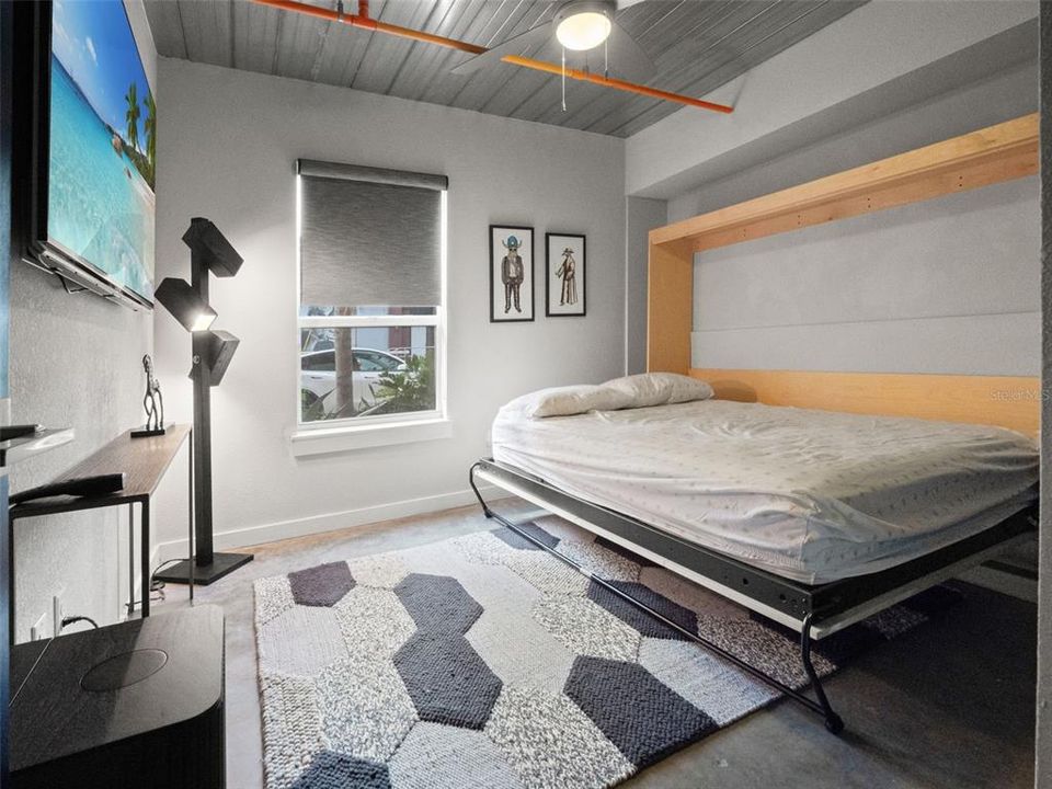 For Sale: $595,000 (3 beds, 3 baths, 1960 Square Feet)