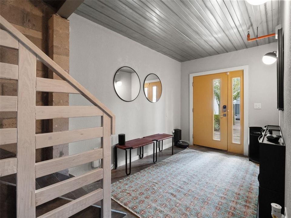 For Sale: $595,000 (3 beds, 3 baths, 1960 Square Feet)