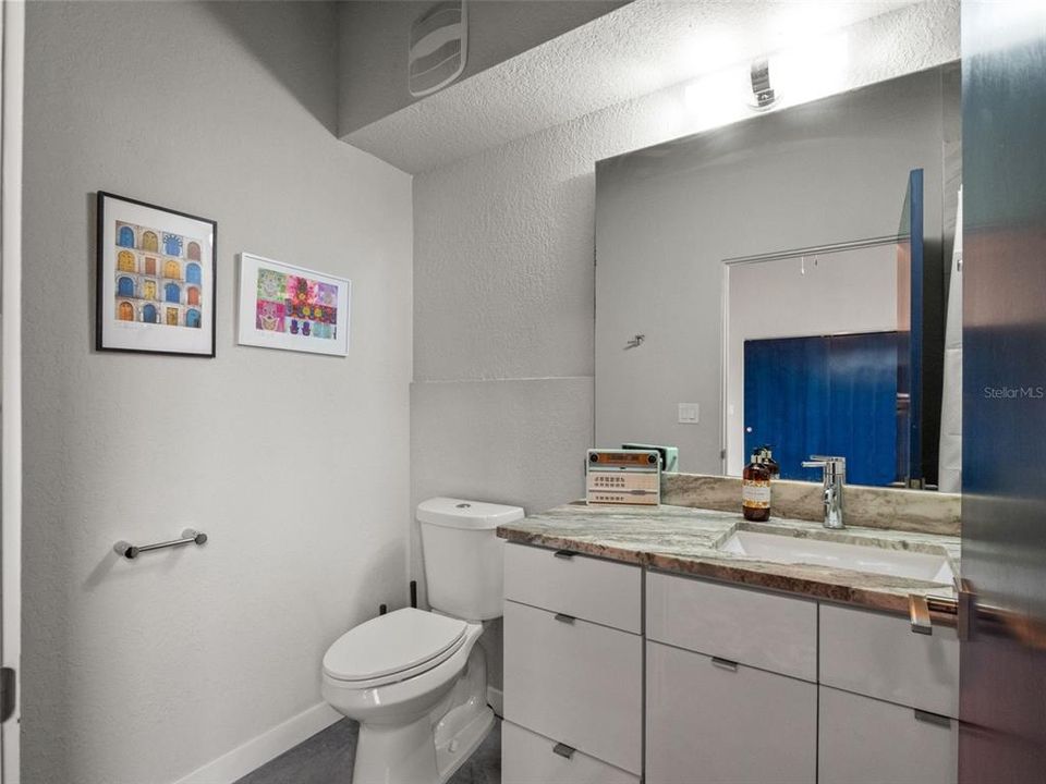 For Sale: $595,000 (3 beds, 3 baths, 1960 Square Feet)