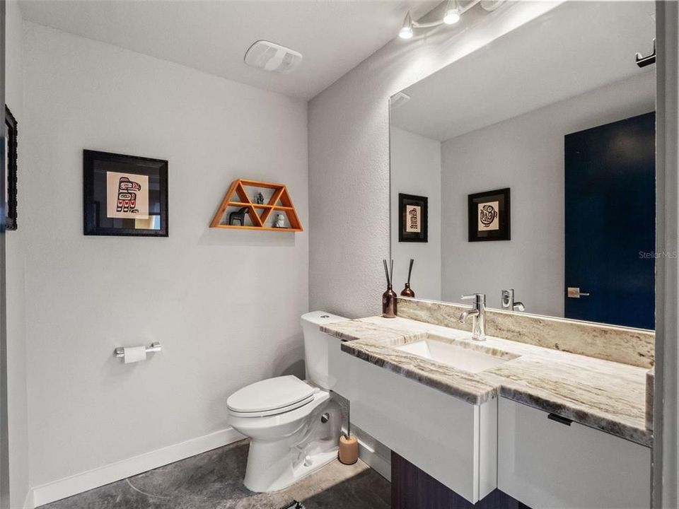 For Sale: $595,000 (3 beds, 3 baths, 1960 Square Feet)