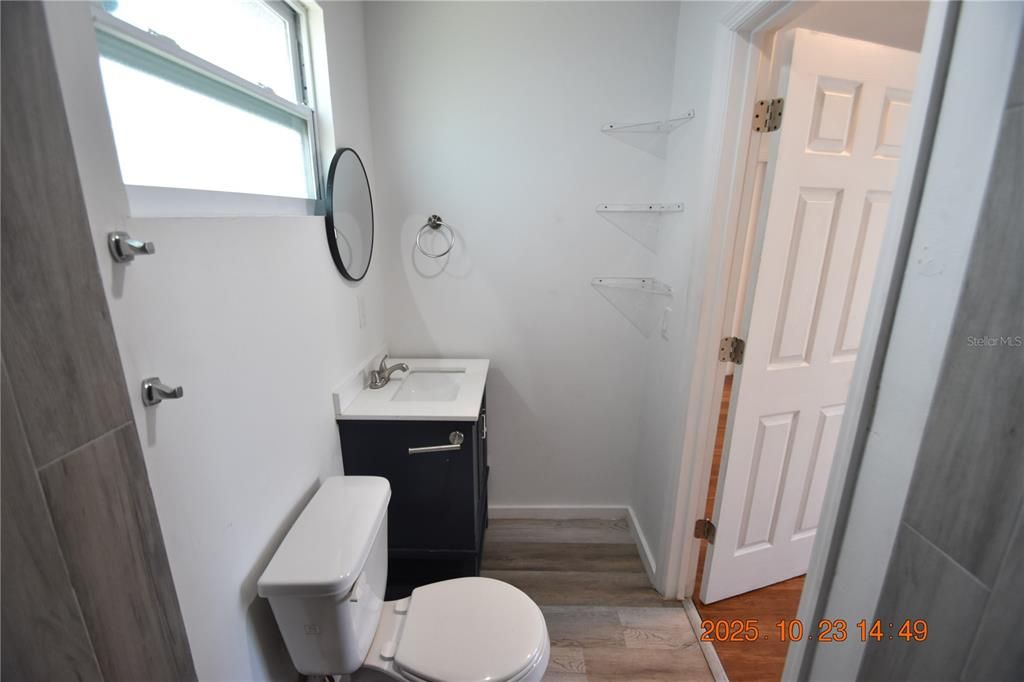 For Rent: $1,095 (0 beds, 1 baths, 300 Square Feet)
