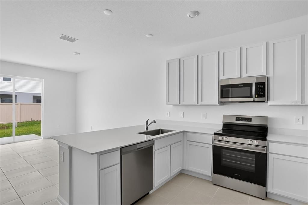 На продажу: $445,000 (3 спален, 2 ванн, 1834 Квадратных фут)