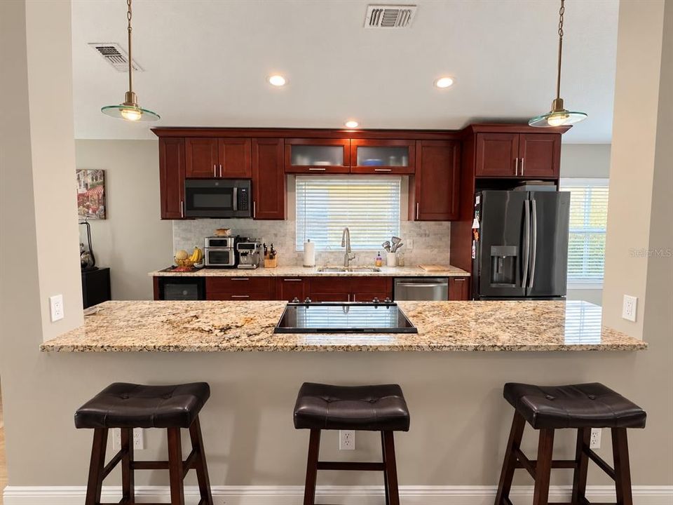 For Rent: $2,550 (3 beds, 2 baths, 1691 Square Feet)