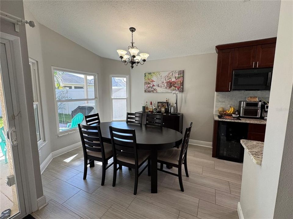 For Rent: $2,550 (3 beds, 2 baths, 1691 Square Feet)