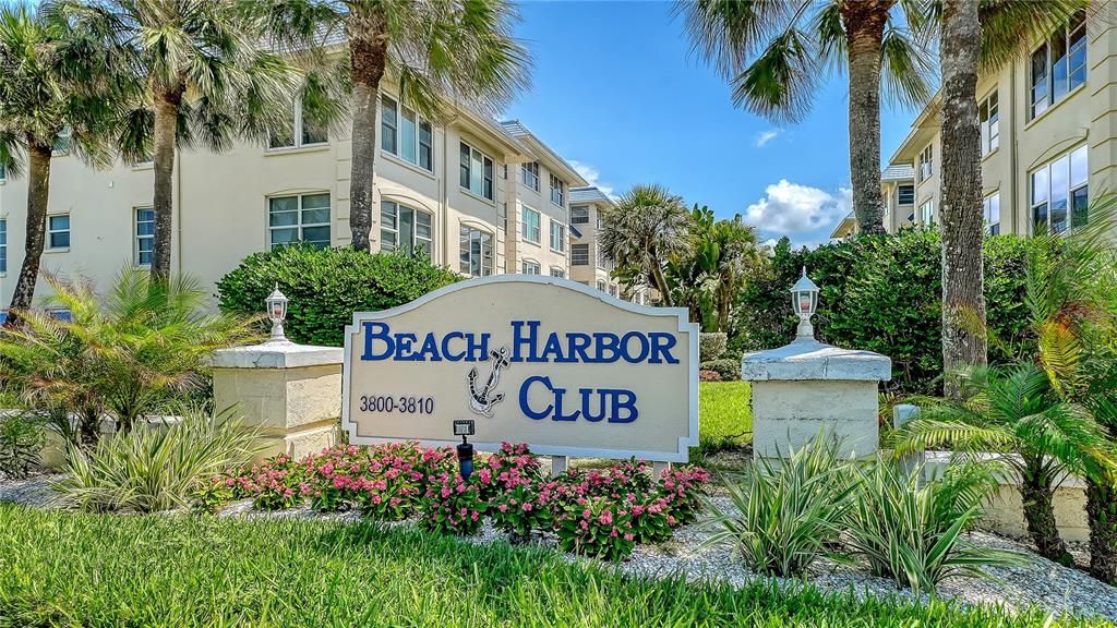 For Sale: $1,175,000 (3 beds, 3 baths, 2544 Square Feet)