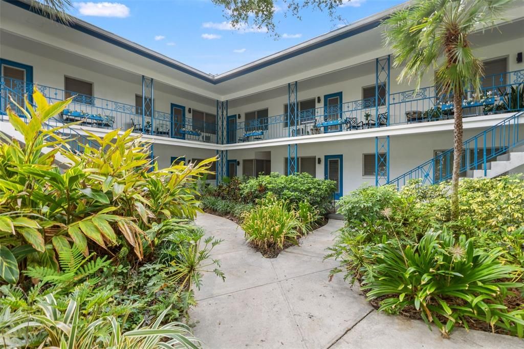 For Rent: $3,000 (2 beds, 2 baths, 1200 Square Feet)