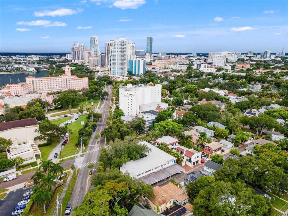For Rent: $3,000 (2 beds, 2 baths, 1200 Square Feet)