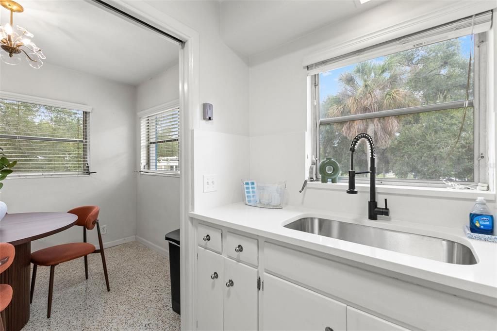 For Rent: $3,000 (2 beds, 2 baths, 1200 Square Feet)