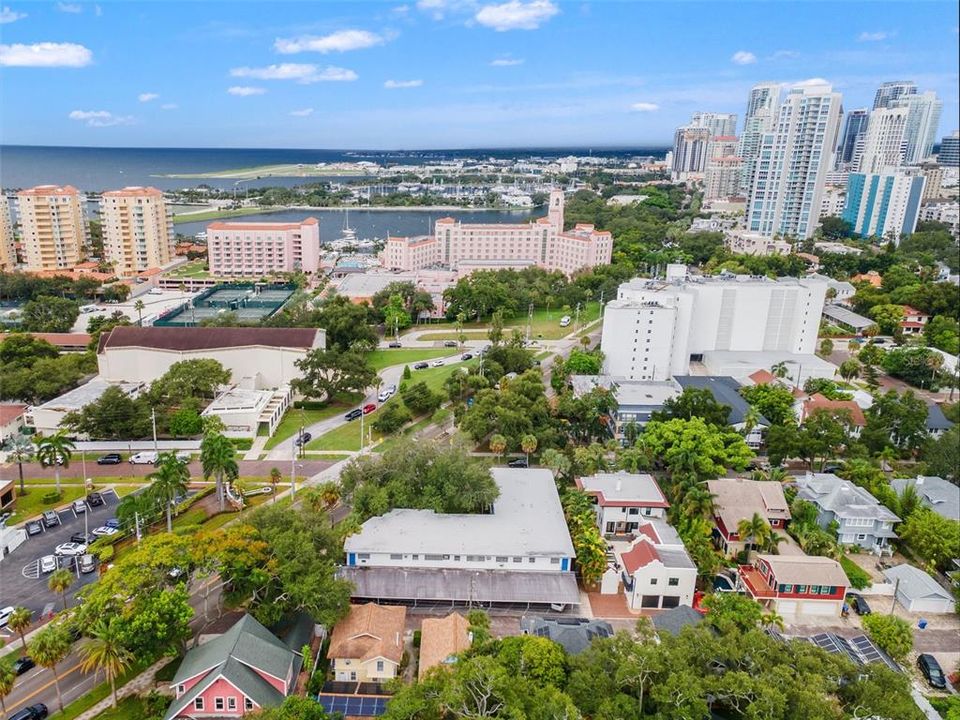 For Rent: $3,000 (2 beds, 2 baths, 1200 Square Feet)