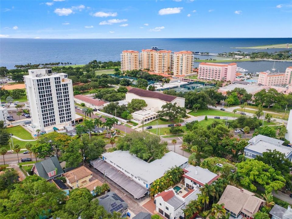 For Rent: $3,000 (2 beds, 2 baths, 1200 Square Feet)