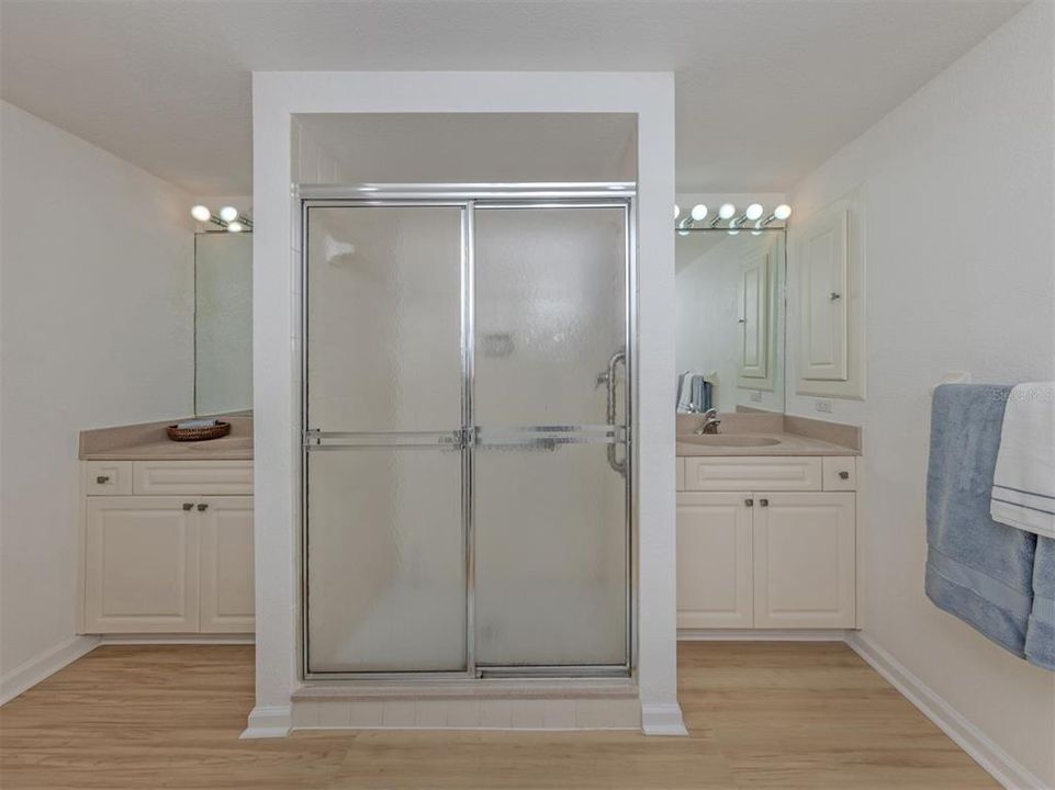 For Sale: $329,000 (2 beds, 2 baths, 1547 Square Feet)