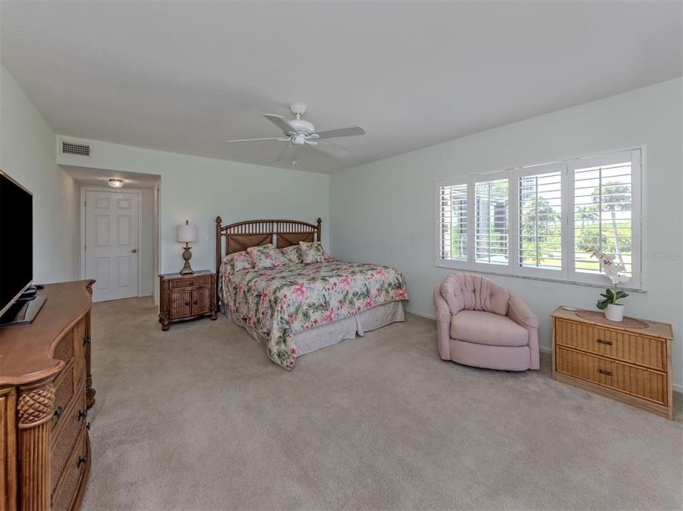 For Sale: $329,000 (2 beds, 2 baths, 1547 Square Feet)