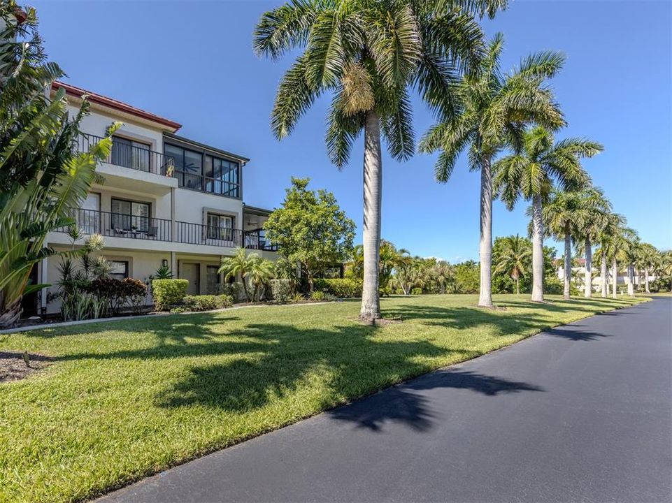 For Sale: $329,000 (2 beds, 2 baths, 1547 Square Feet)
