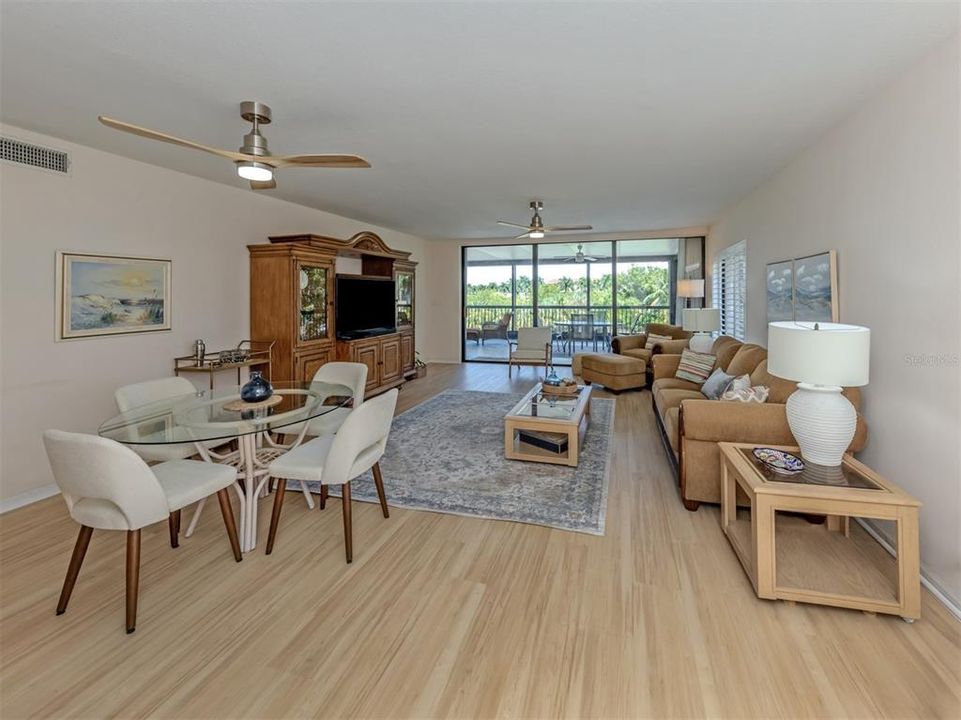 For Sale: $329,000 (2 beds, 2 baths, 1547 Square Feet)
