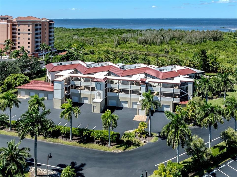 For Sale: $329,000 (2 beds, 2 baths, 1547 Square Feet)