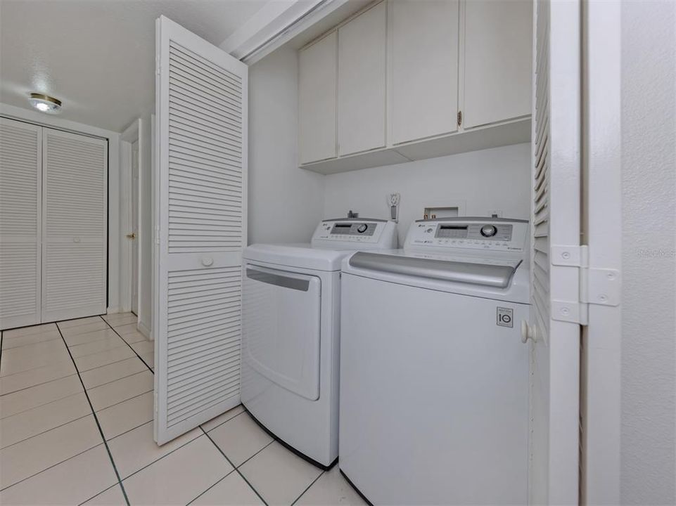 For Sale: $329,000 (2 beds, 2 baths, 1547 Square Feet)