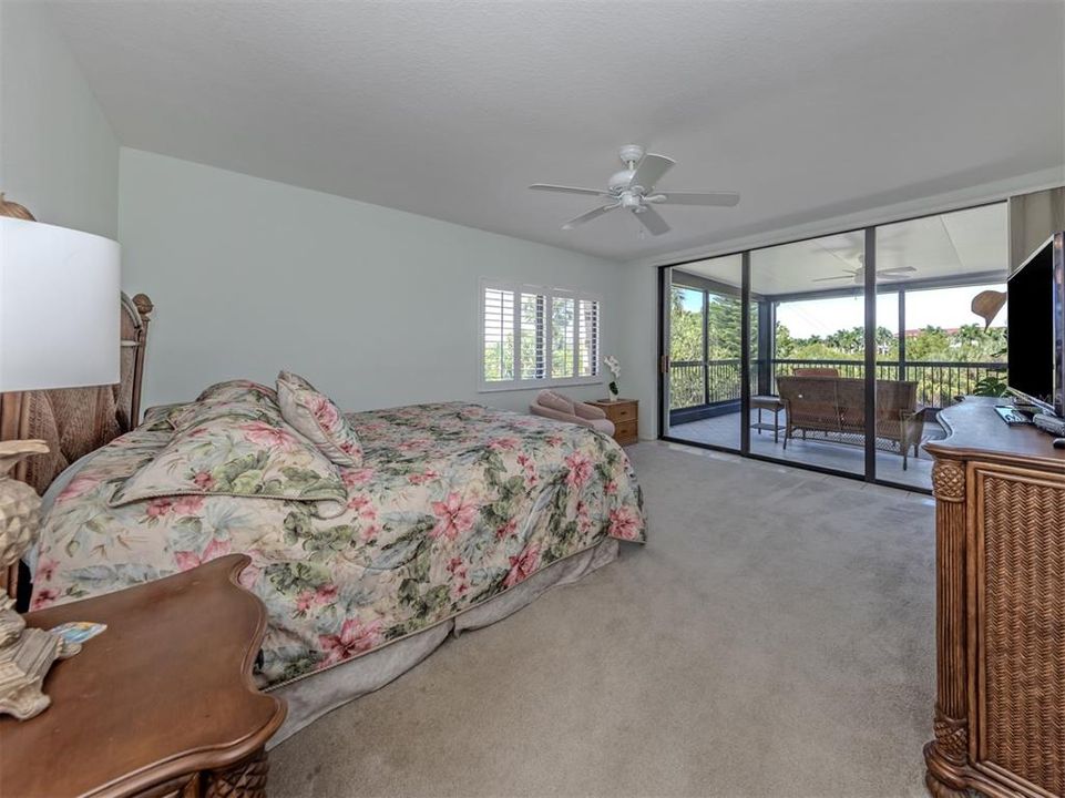 For Sale: $329,000 (2 beds, 2 baths, 1547 Square Feet)
