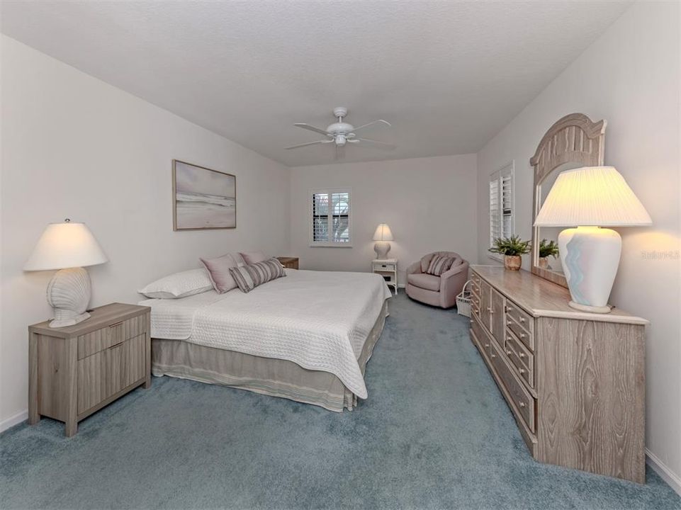 For Sale: $329,000 (2 beds, 2 baths, 1547 Square Feet)