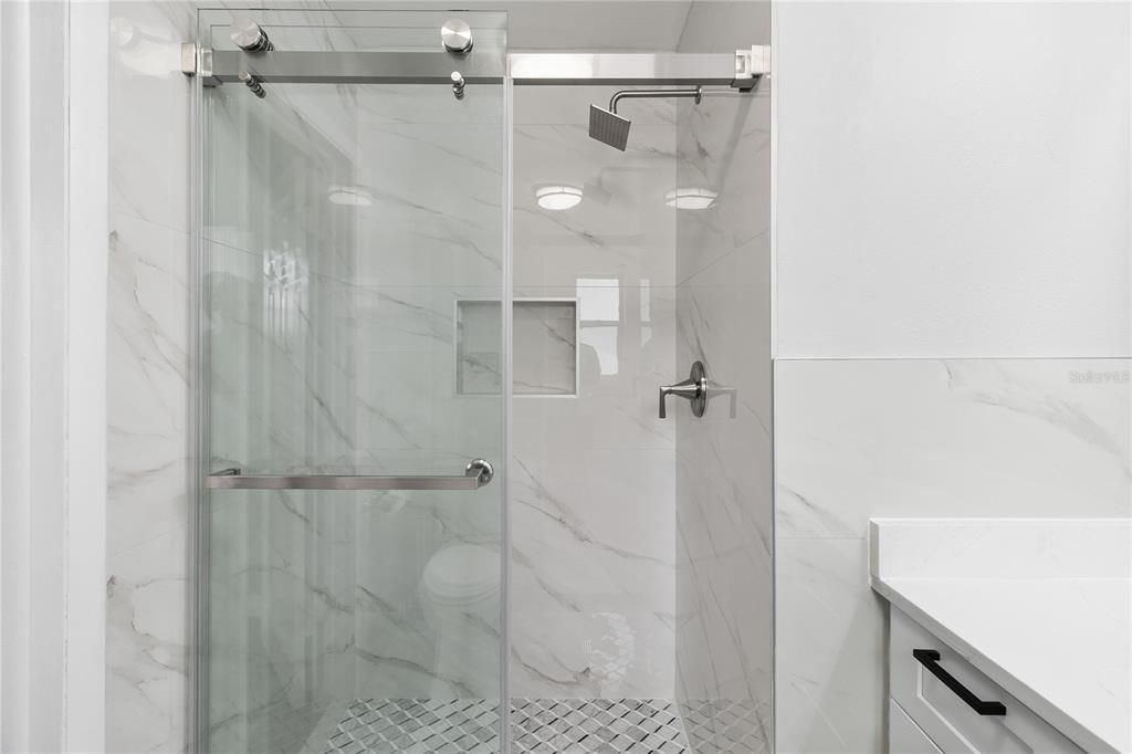 For Rent: $2,945 (3 beds, 2 baths, 1906 Square Feet)