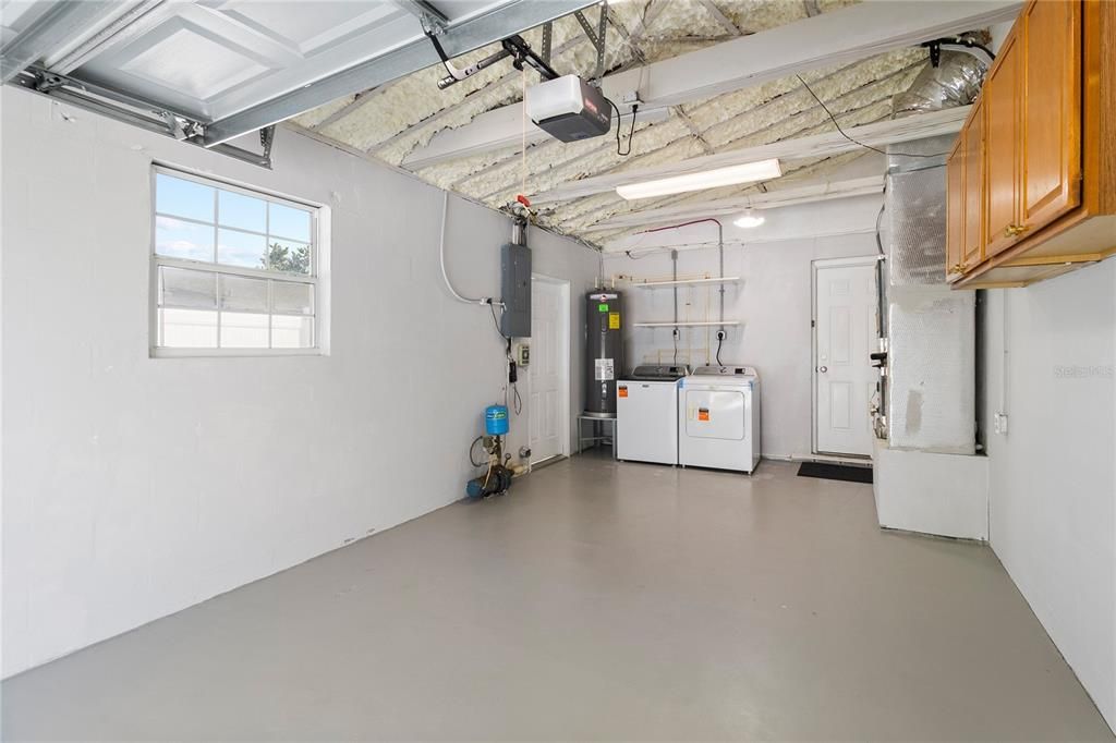 For Rent: $2,945 (3 beds, 2 baths, 1906 Square Feet)