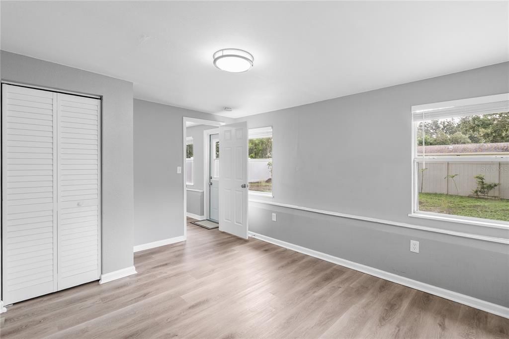 For Rent: $2,945 (3 beds, 2 baths, 1906 Square Feet)
