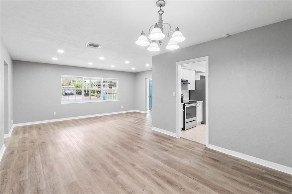 For Rent: $2,945 (3 beds, 2 baths, 1906 Square Feet)