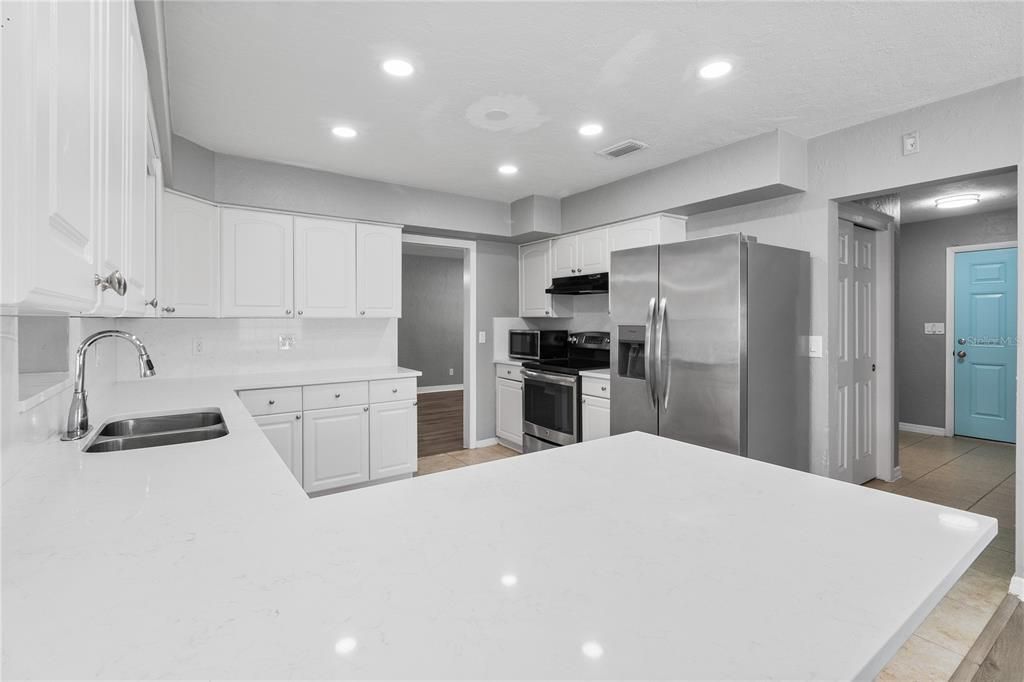 For Rent: $2,945 (3 beds, 2 baths, 1906 Square Feet)