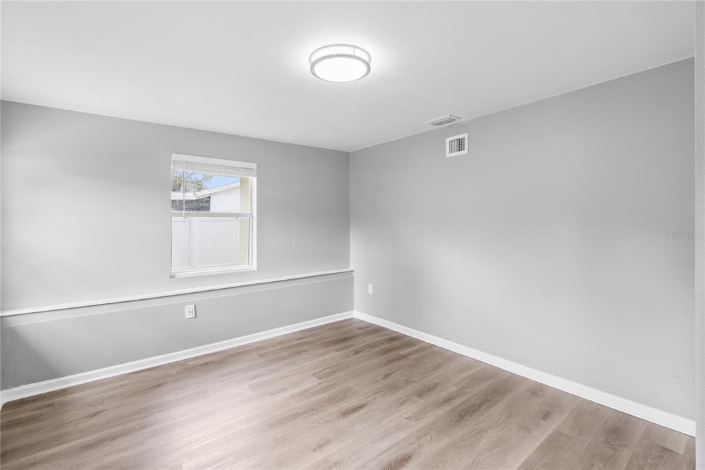 For Rent: $2,945 (3 beds, 2 baths, 1906 Square Feet)